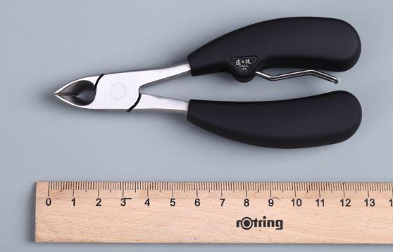 Nail clippers for ingrown nails
